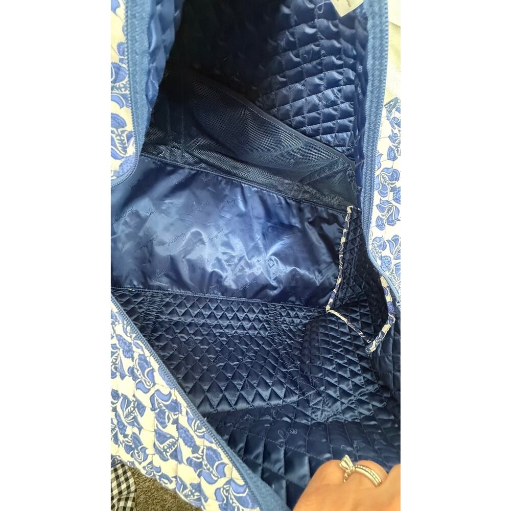 Vera Bradley Large Duffel Travel Bag Cobalt Tile Blue White Quilted Cotton 22” - Picture 12 of 13